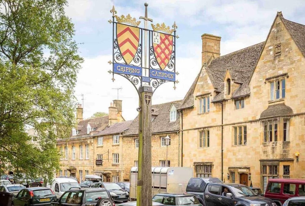 camside chipping campden taswell retreats
