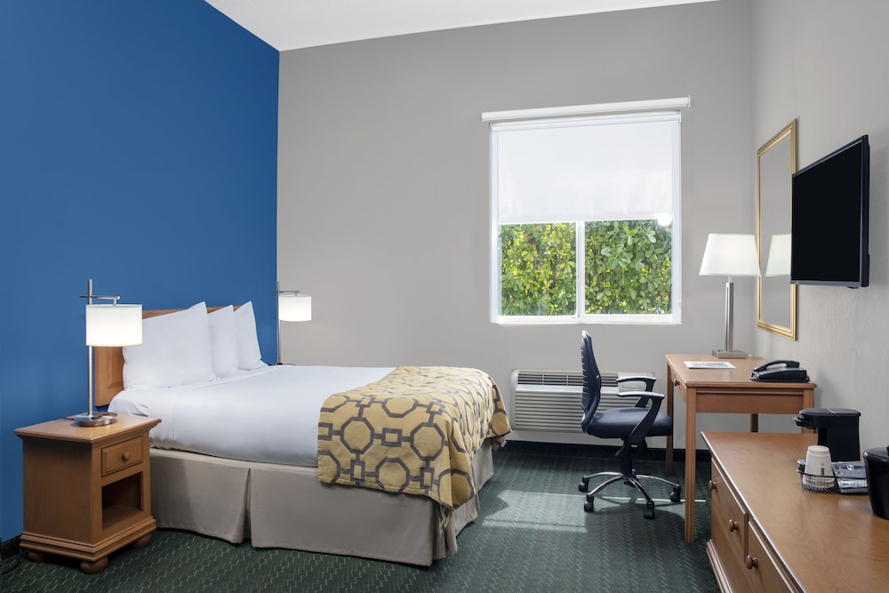 spark by hilton miami doral