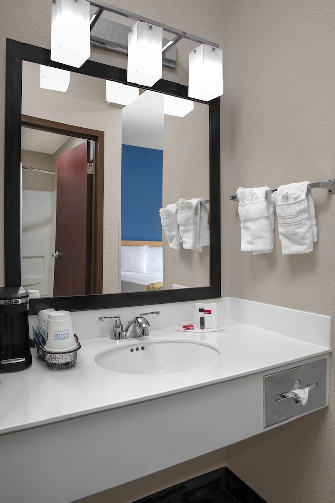 spark by hilton miami doral