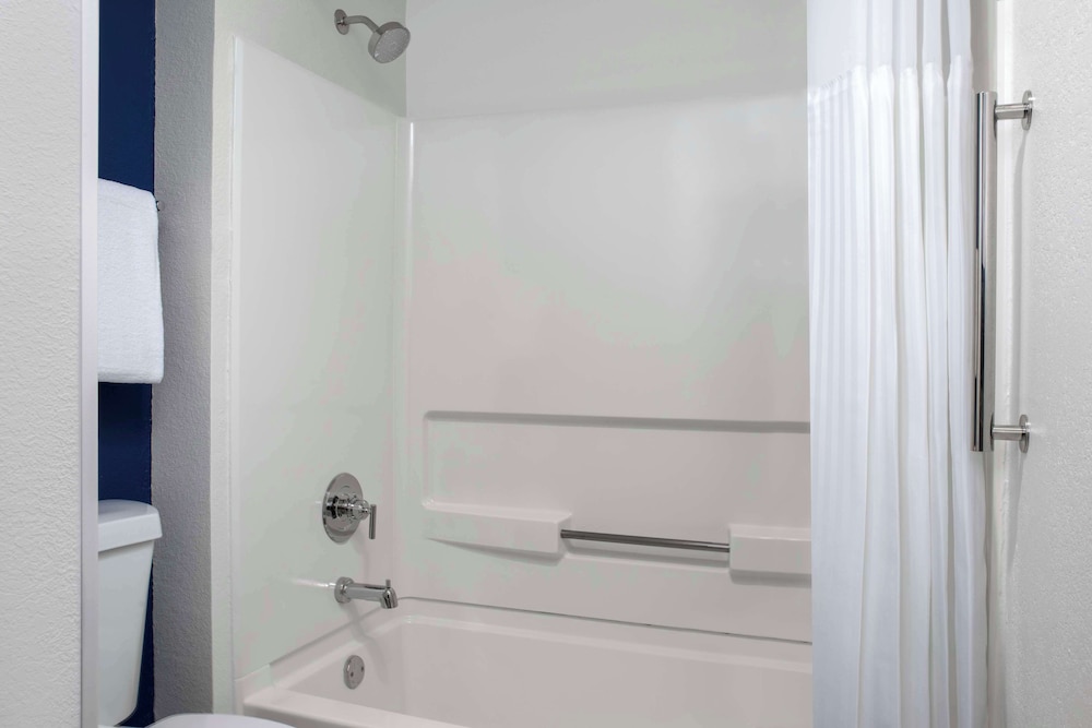 spark by hilton miami doral