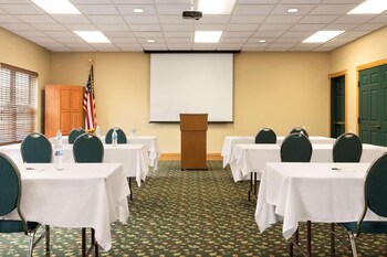 Country Inn & Suites By Radisson, Salina, Ks,Salina>>Kansas,3 star