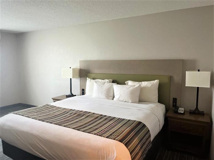 country inn and suites by radisson salina ks