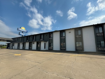 days inn by wyndham salina i 70