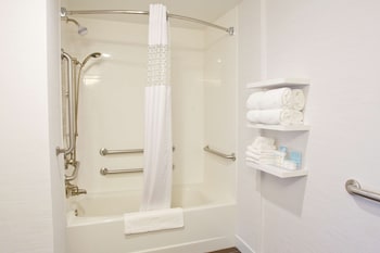 hampton inn and suites boise nampa at the idaho center