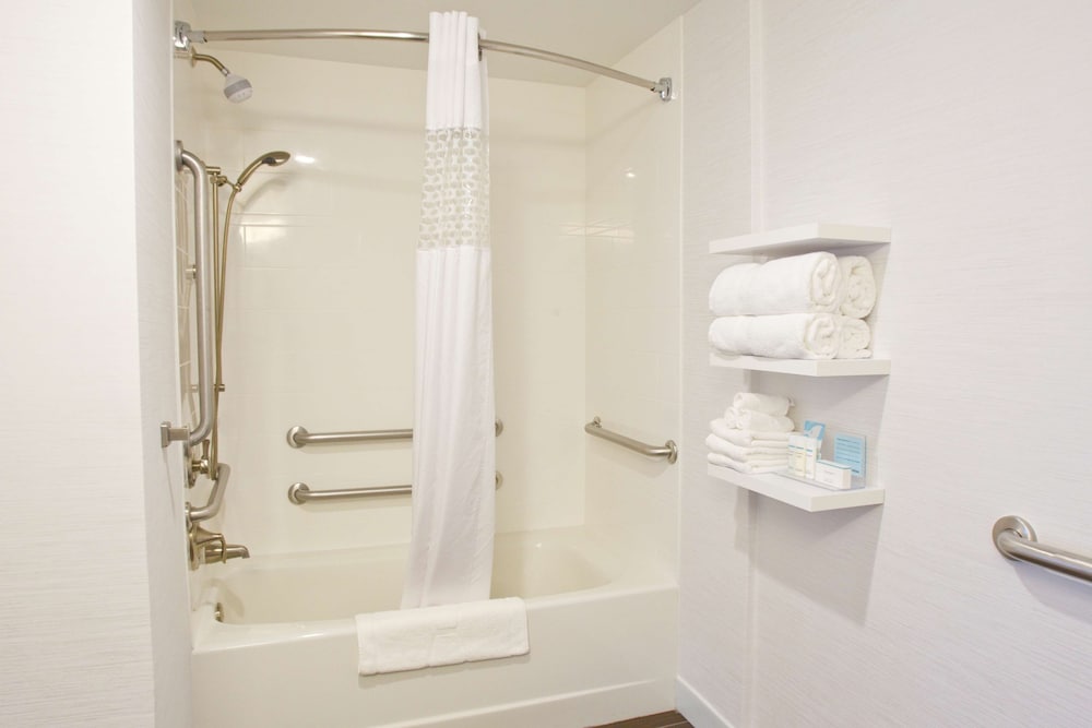 hampton inn and suites boise nampa at the idaho center
