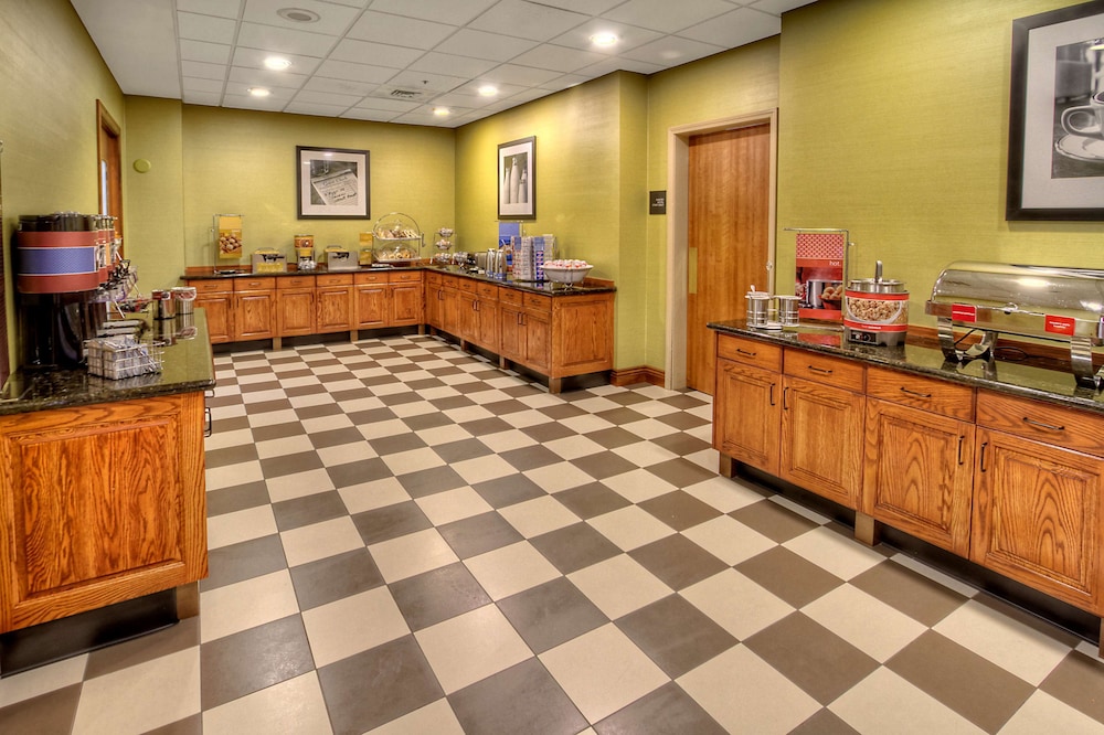hampton inn and suites boise nampa at the idaho center