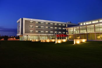 the hotel at kirkwood center