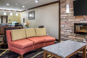 comfort inn and suites cedar rapids north collins road