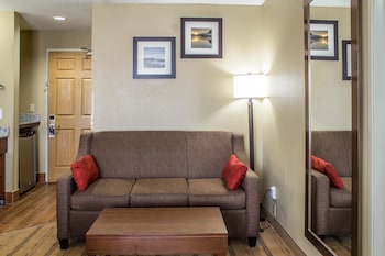 comfort inn and suites cedar rapids north collins road