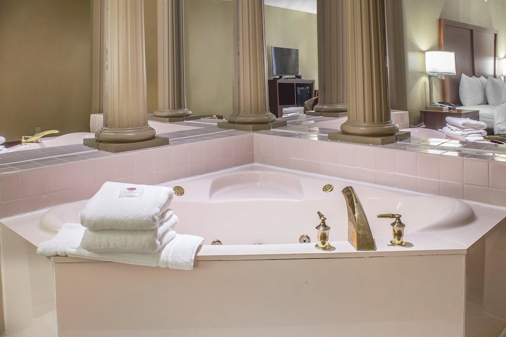 comfort inn and suites cedar rapids north collins road