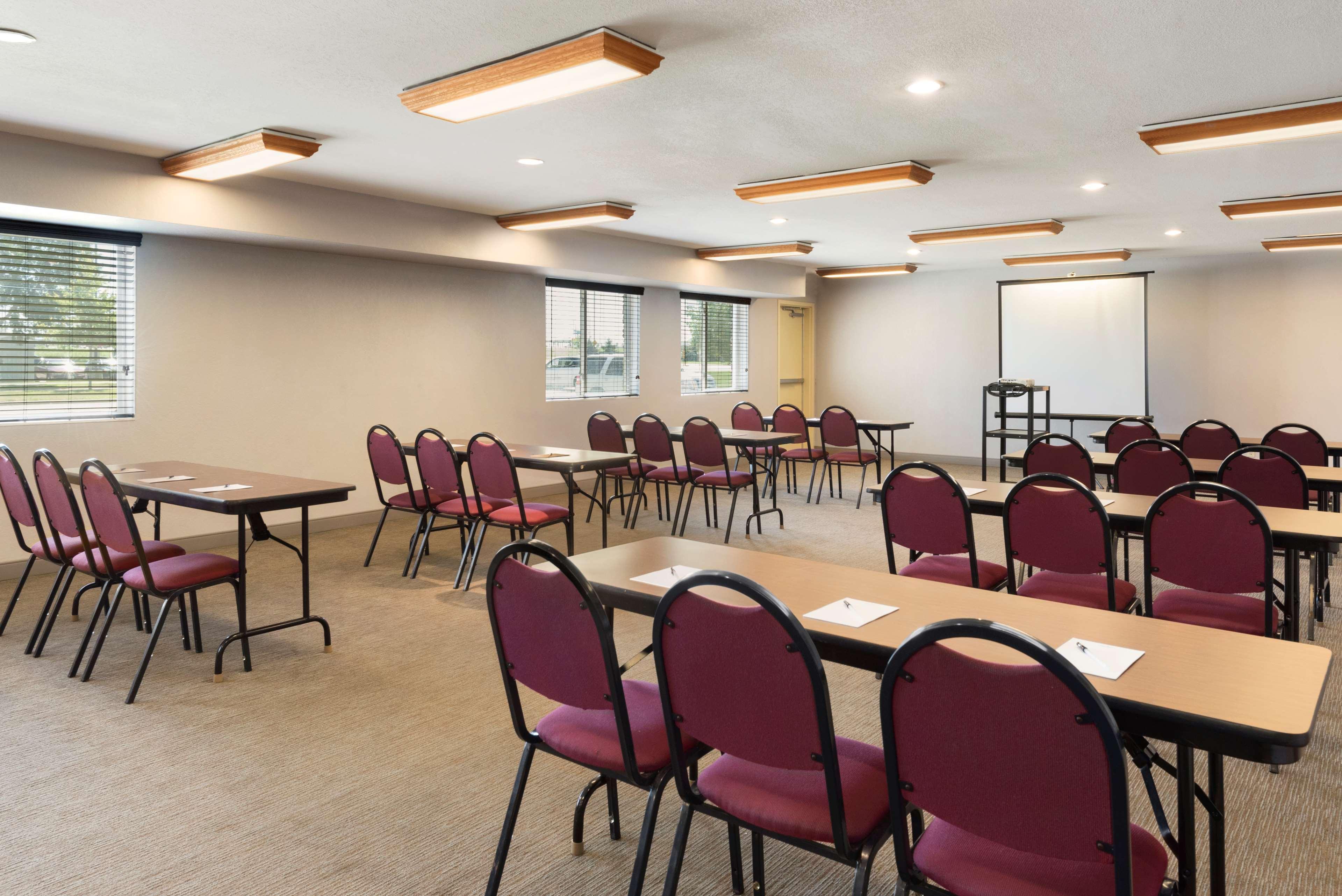 country inn and suites by radisson cedar rapids airport ia