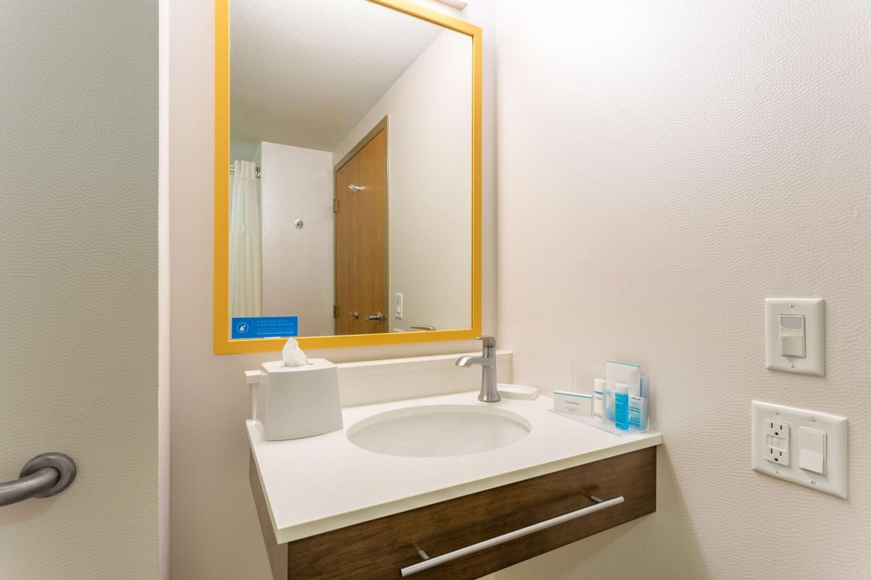 hampton inn cedar rapids