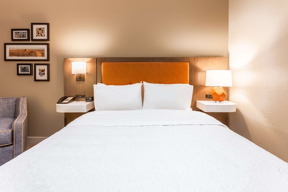 hampton inn cedar rapids