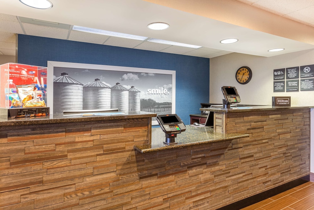 hampton inn cedar rapids