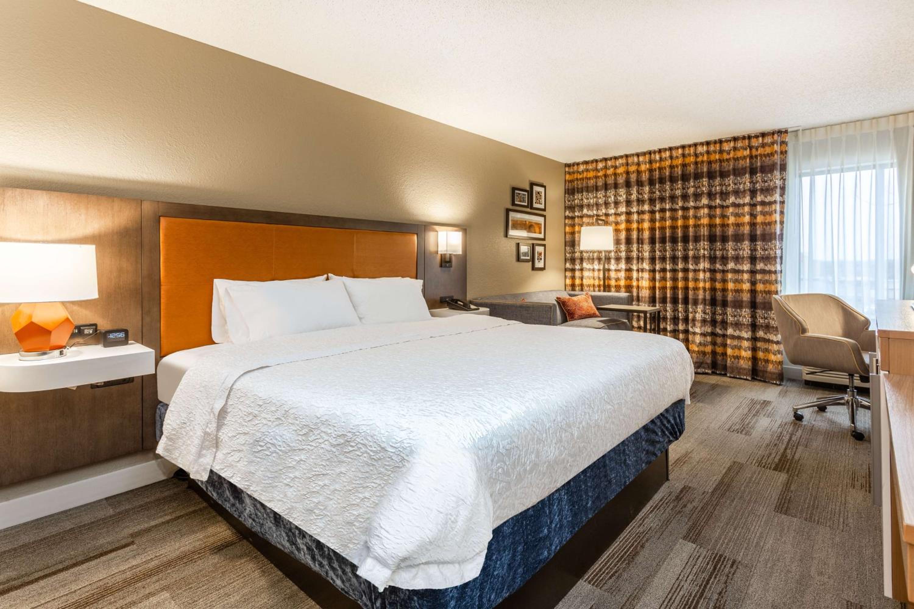 hampton inn cedar rapids