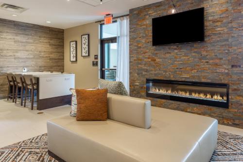 candlewood suites fargo south medical center an ihg hotel