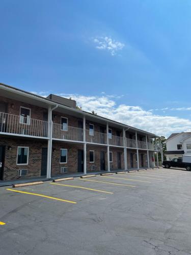econo lodge inn and suites lake of the ozarks