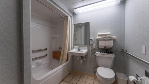 econo lodge inn and suites lake of the ozarks