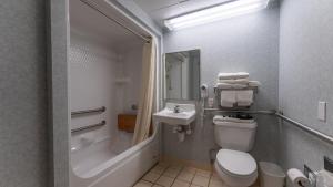 econo lodge inn and suites lake of the ozarks