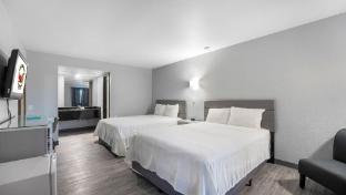 econo lodge inn and suites lake of the ozarks