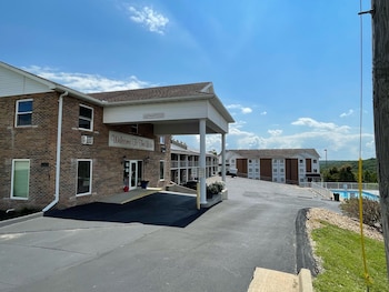 Econo Lodge  Inn & Suites Lake Of The Ozarks,United States Of America>>Osage Beach,2 star