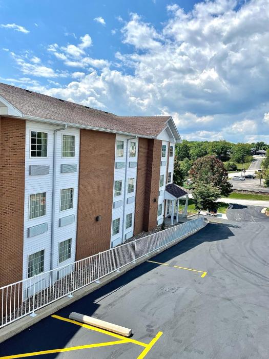 econo lodge inn and suites lake of the ozarks
