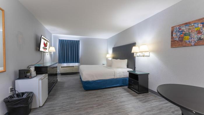 econo lodge inn and suites lake of the ozarks