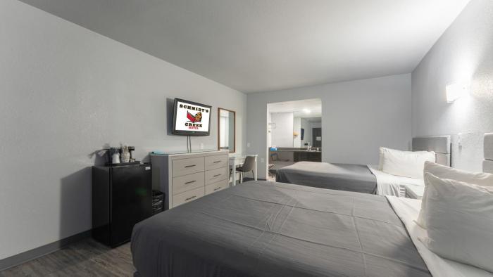 econo lodge inn and suites lake of the ozarks