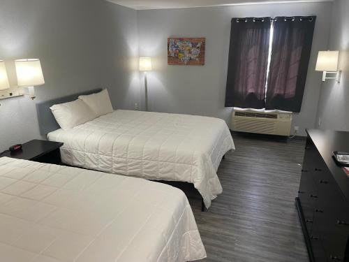 econo lodge inn and suites lake of the ozarks