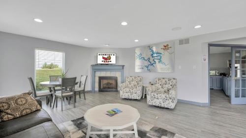 econo lodge inn and suites lake of the ozarks