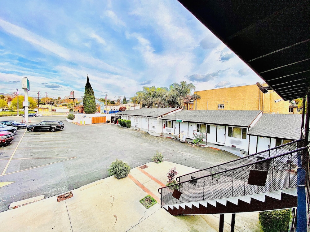 casa blanca inn and suites