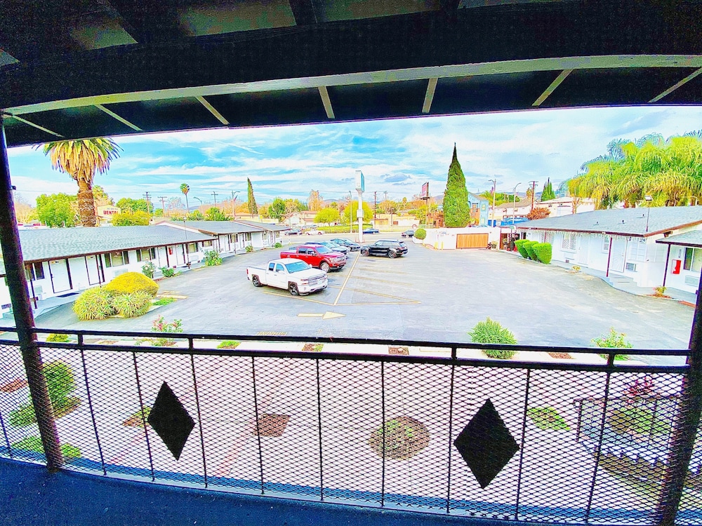 casa blanca inn and suites