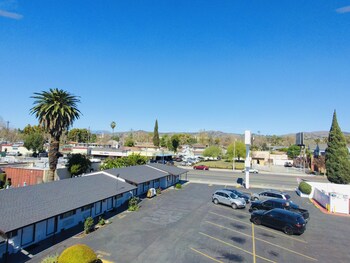 casa blanca inn and suites