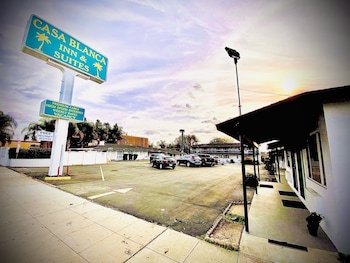 casa blanca inn and suites