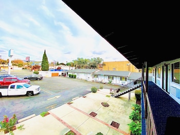 casa blanca inn and suites