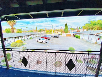 casa blanca inn and suites
