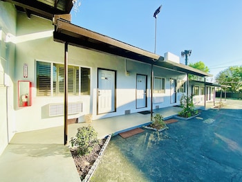casa blanca inn and suites