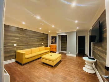 casa blanca inn and suites