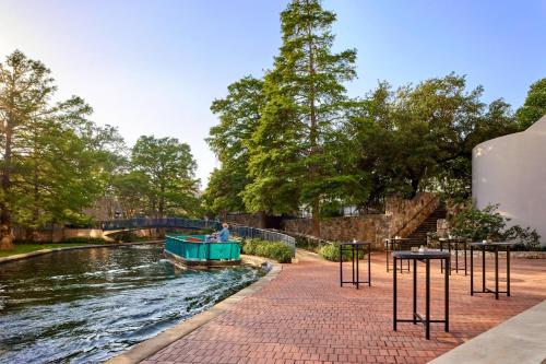 marriott san antonio riverwalk