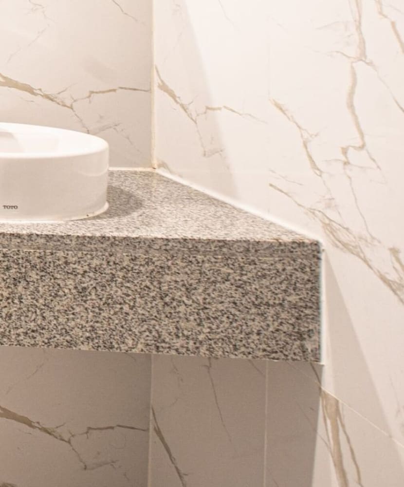 8rooms grand kamala lagoon