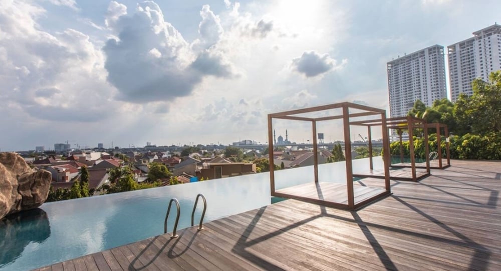 8rooms grand kamala lagoon