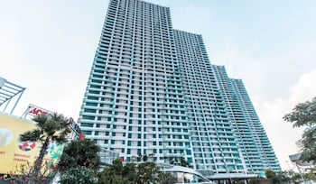 8rooms grand kamala lagoon