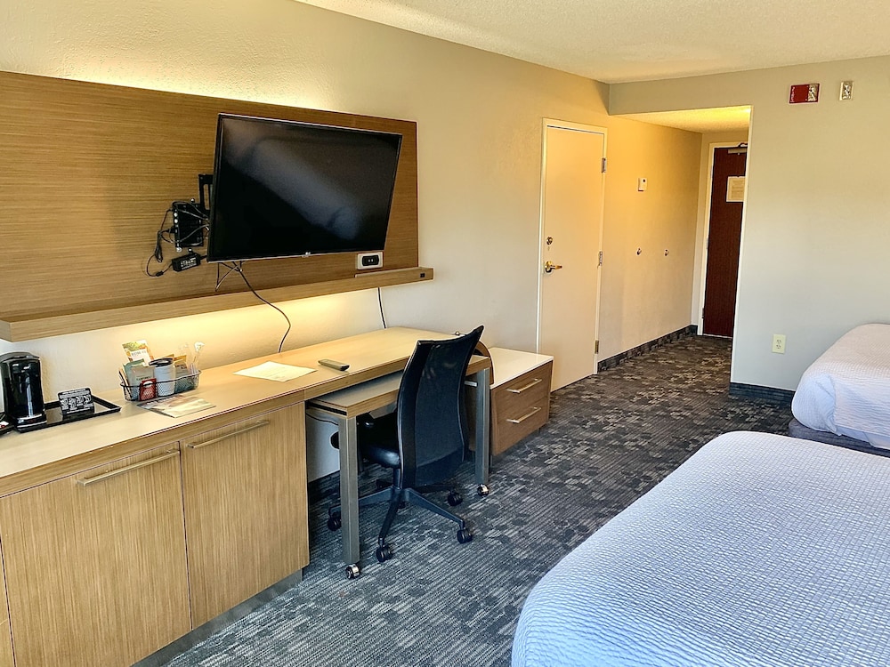 courtyard by marriott harrisonburg