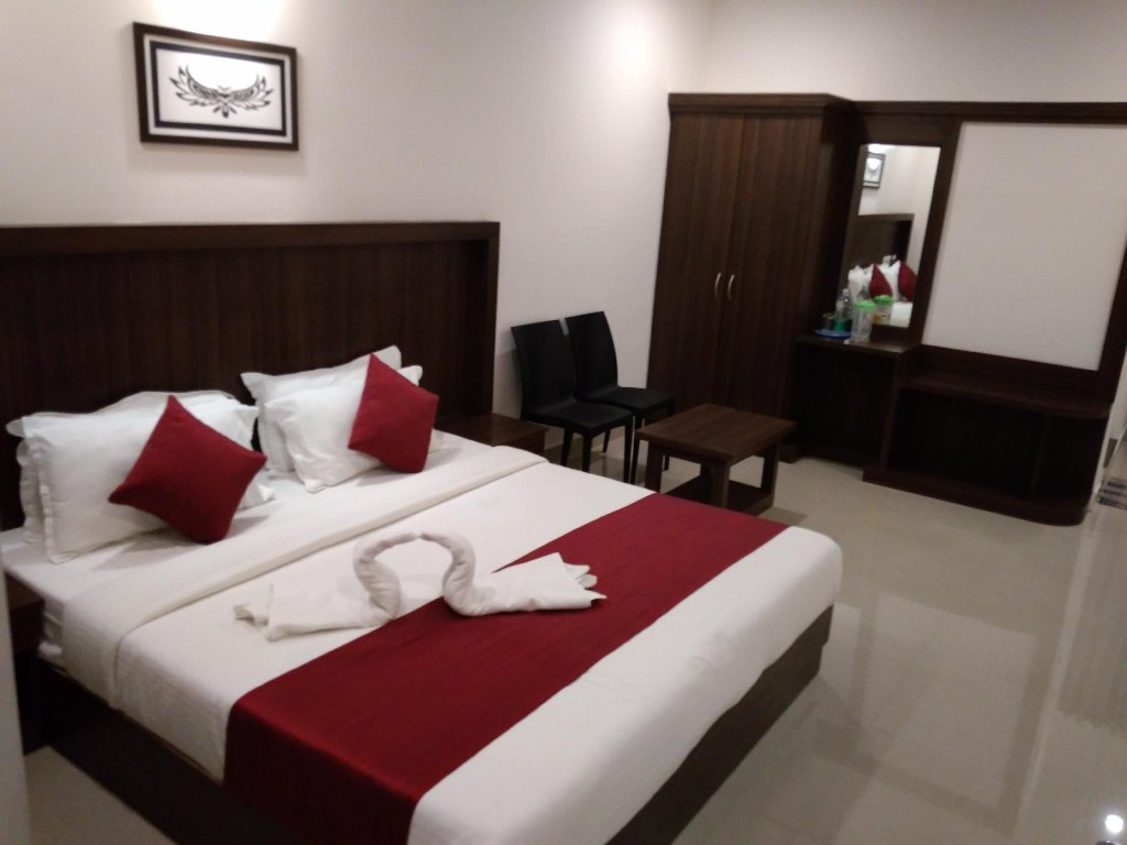 Hotel Highrange Plaza,Kumily>>Kattappana,3 star