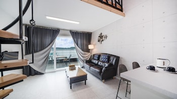 gangneung olraeendaol spa pension