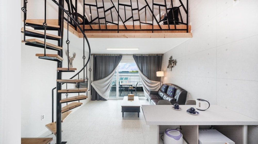 gangneung olraeendaol spa pension