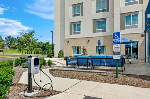 Hampton Inn Daleville,,3 star