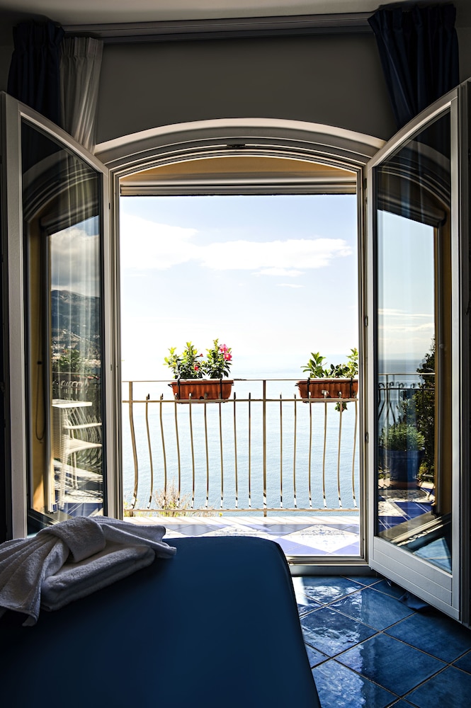 hotel villa pandora