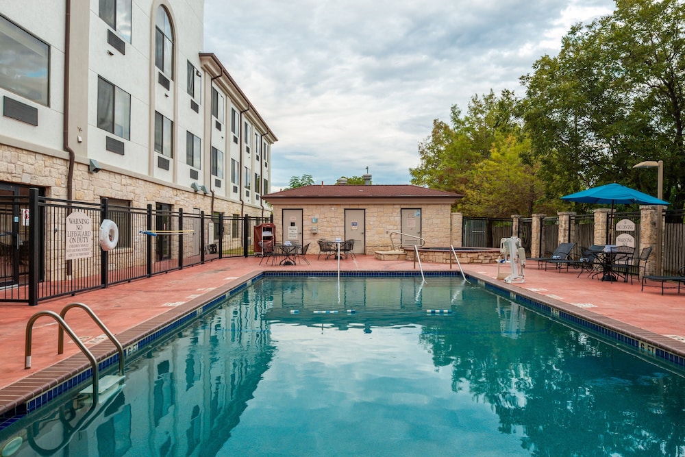 holiday inn express and suites austin nw lakeline by ihg