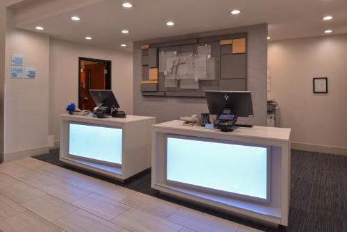 holiday inn express and suites austin nw lakeline by ihg